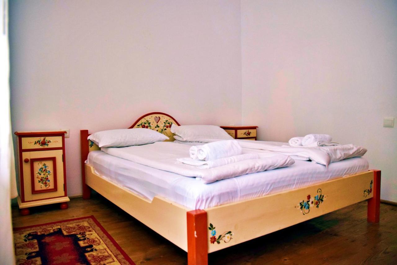 Pensiunea 7 Tei Cisnădioara Extérieur photo