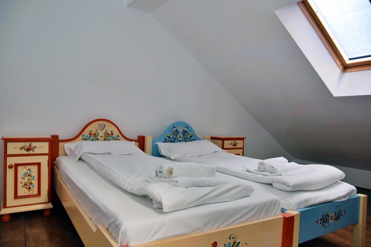 Pensiunea 7 Tei Cisnădioara Extérieur photo