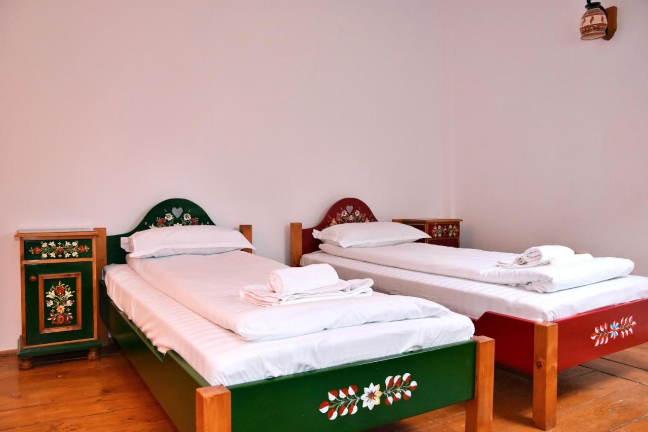 Pensiunea 7 Tei Cisnădioara Extérieur photo
